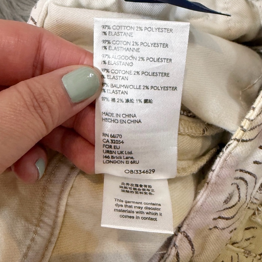 Anthropologie Hannah Leathers Pilcro Dolphin Rainbow Print Denim Shorts Sz 29 - Picture 8 of 11